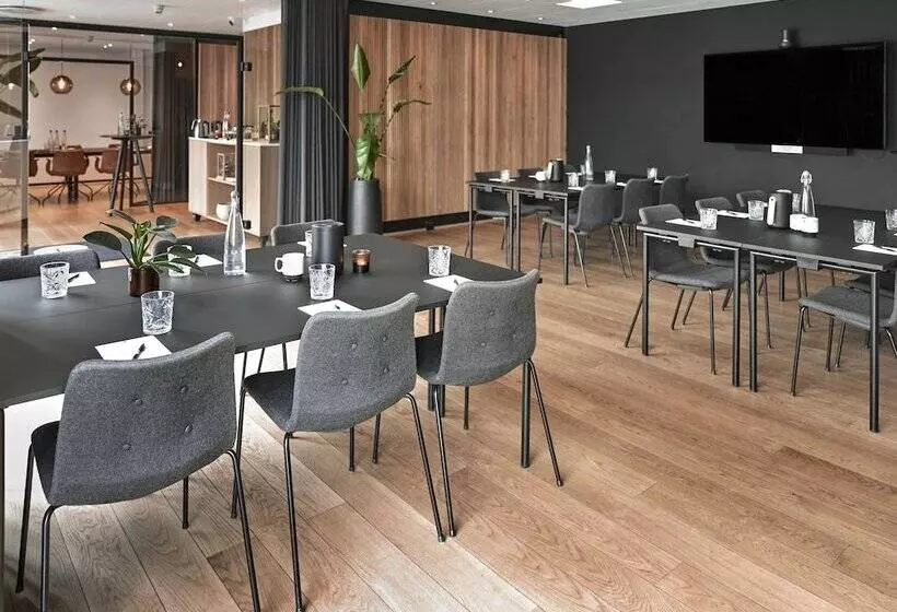 Отель Oasia Aarhus City