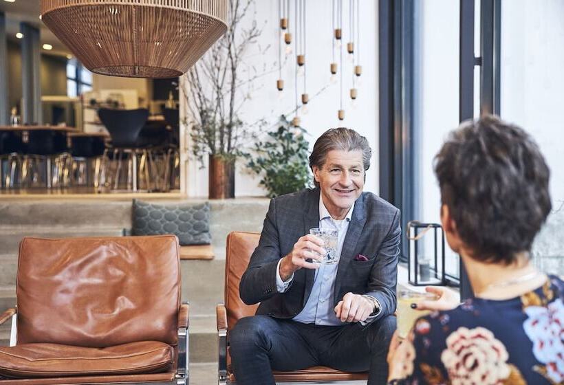 هتل Oasia Aarhus City