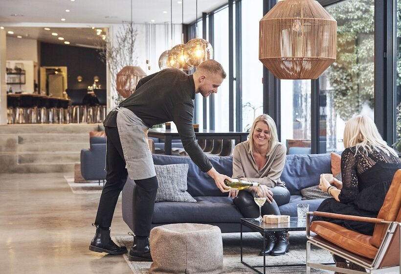 هتل Oasia Aarhus City