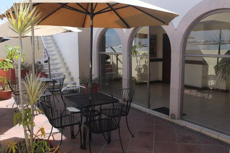 Отель Qualitel Centro Historico