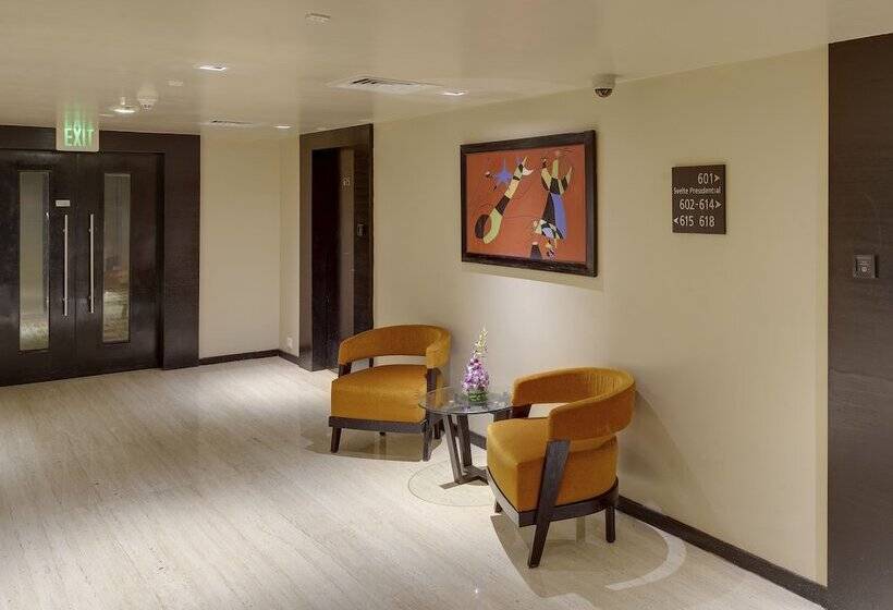 호텔 Svelte Delhi, A Member Of Radisson Individuals