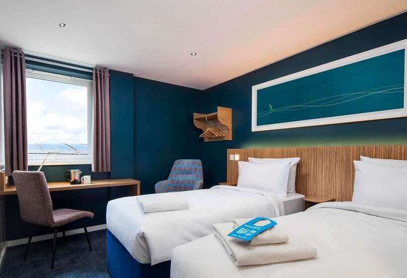 בית מלון כפרי Travelodge London Central Southwark