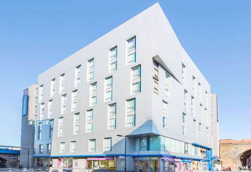 בית מלון כפרי Travelodge London Central Southwark