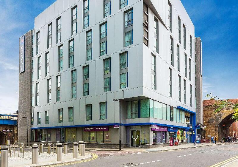 בית מלון כפרי Travelodge London Central Southwark