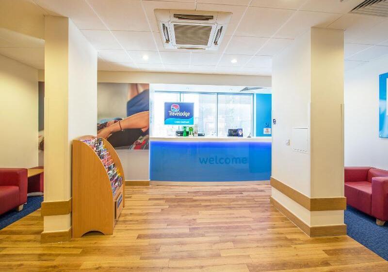 בית מלון כפרי Travelodge London Central Southwark