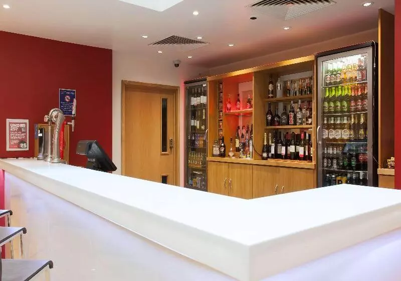 호텔 Travelodge London Central Southwark