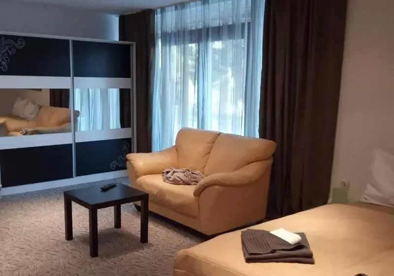 Winslow Atrium Apart