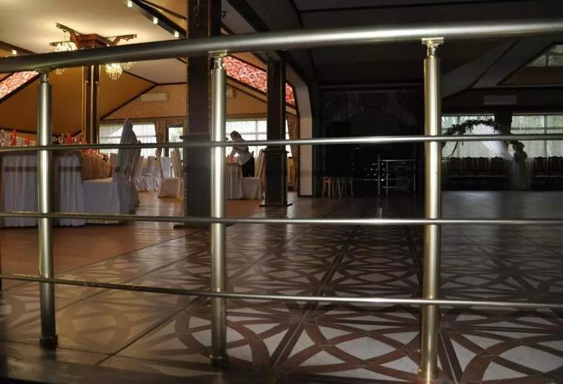 Hotelli сосновий двір