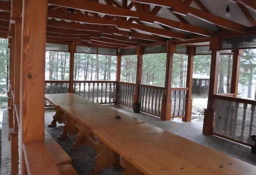 Hotelli сосновий двір