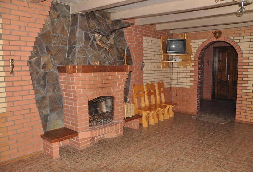 Отель сосновий двір