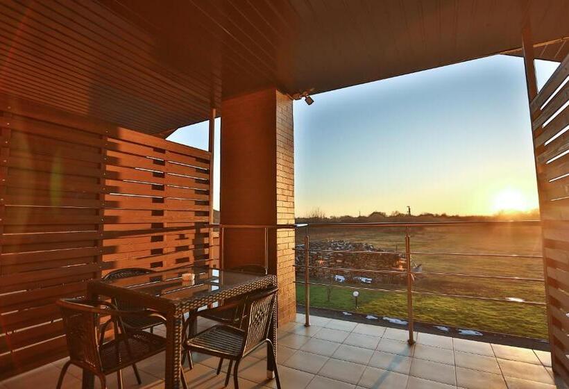 בית מלון כפרי роляда