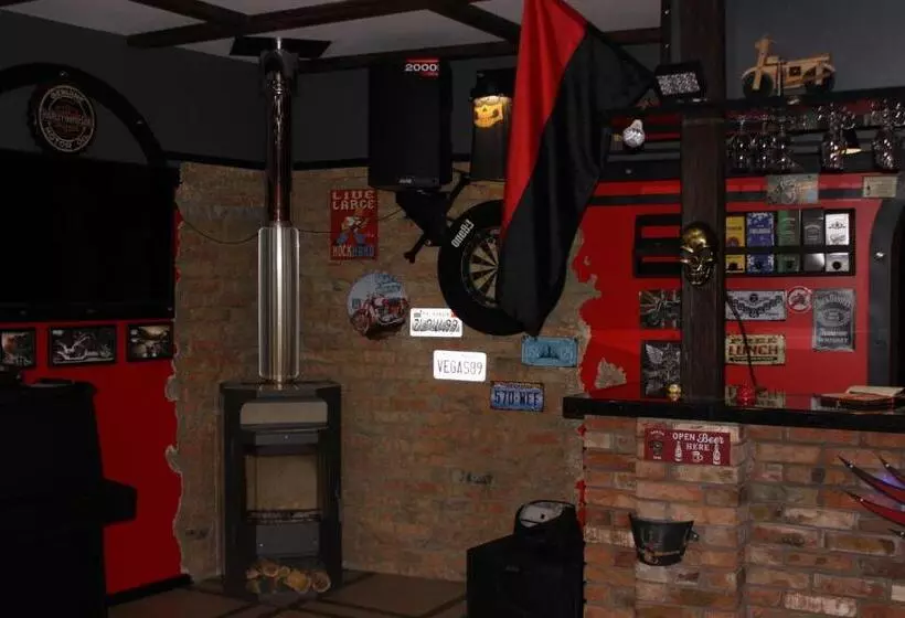 Hotelli Biker's Pub