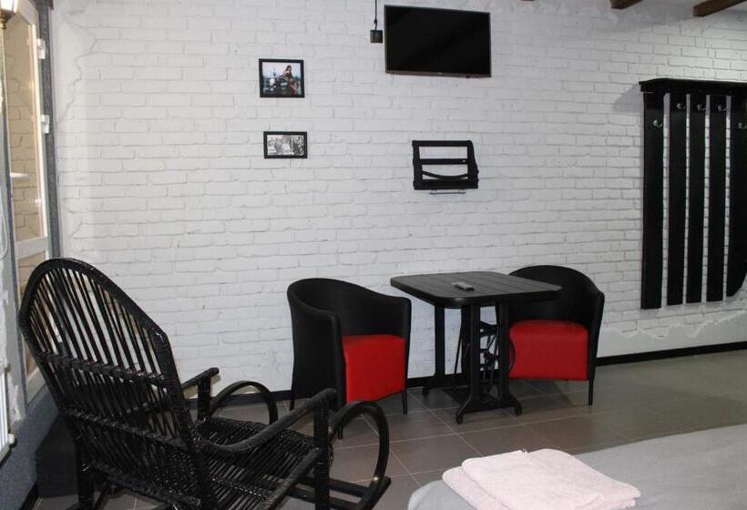 فندق Biker's Pub