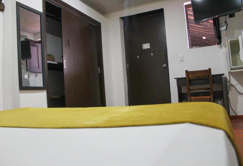 هتل Colonial San Felipe