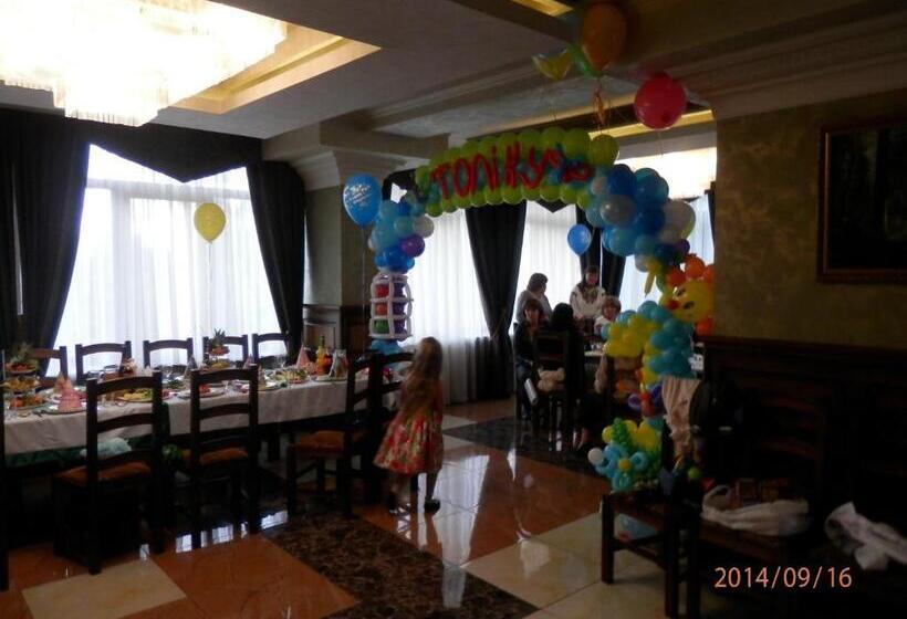 ホテル Karpatska Vezha