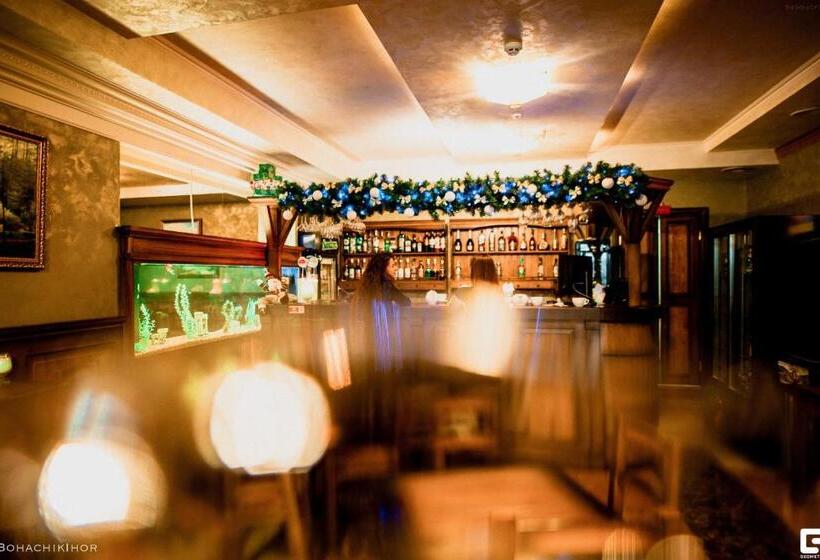 ホテル Karpatska Vezha