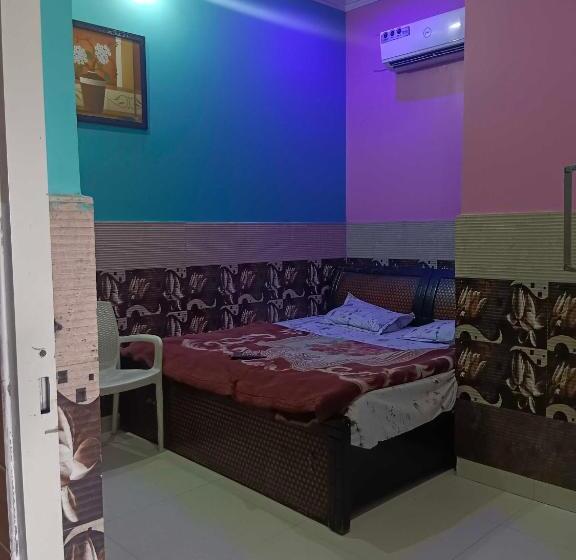 Hotel Oyo 43961  Yatra