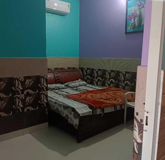 Hotel Oyo 43961  Yatra