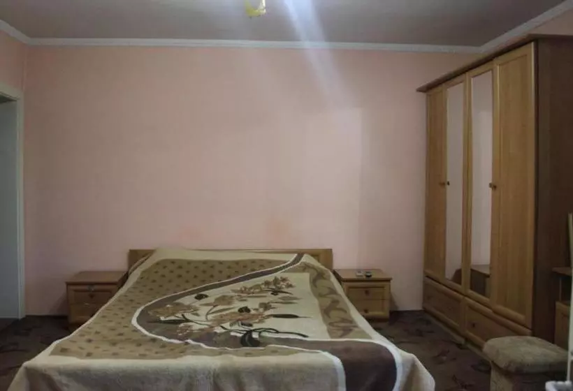 Majatalo у михайла під лісом