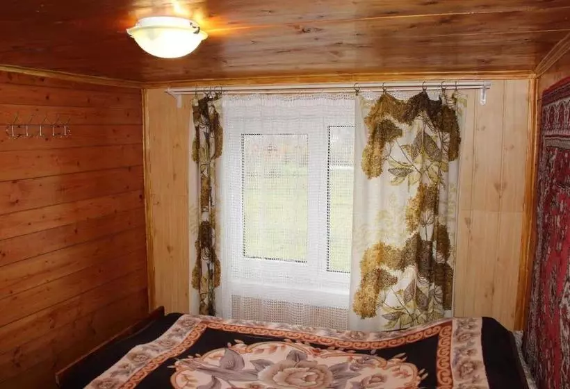 Majatalo у михайла під лісом