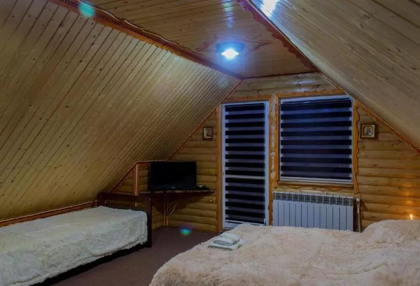 Majatalo Synevyrskyj Chardash