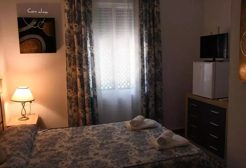 پانسیون Hostal Costa De La Luz