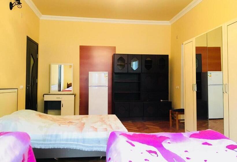 پانسیون Marina Kvariati