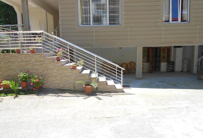 پانسیون Marina Kvariati