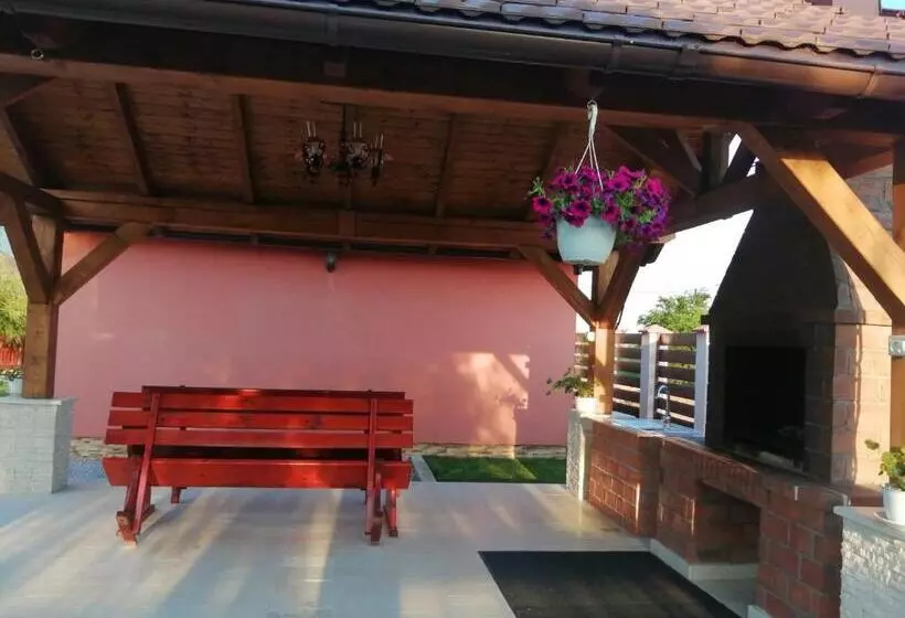 Pensiunea La Tavi