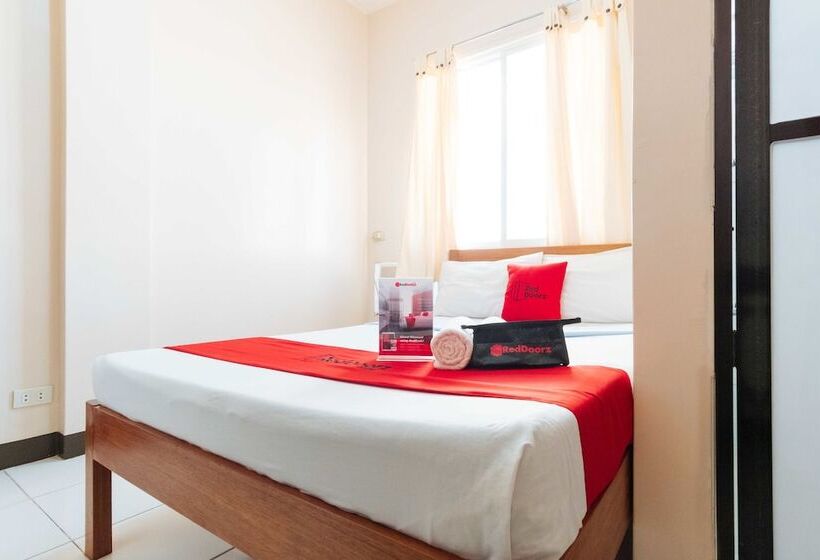 פנסיון Reddoorz Near Skylight Convention Center