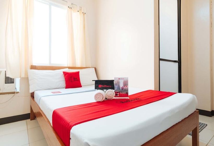 פנסיון Reddoorz Near Skylight Convention Center