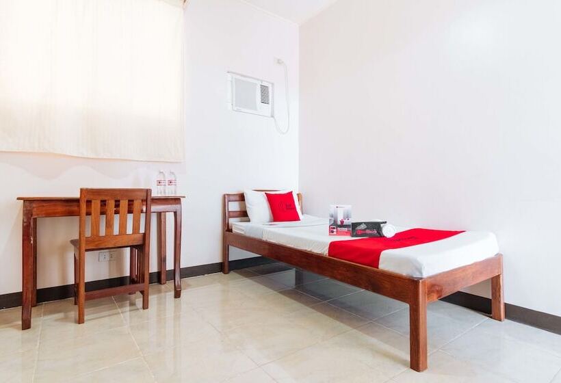 פנסיון Reddoorz Near Skylight Convention Center