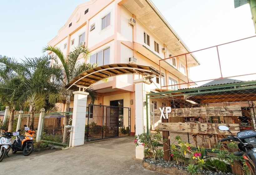 פנסיון Reddoorz Near Skylight Convention Center