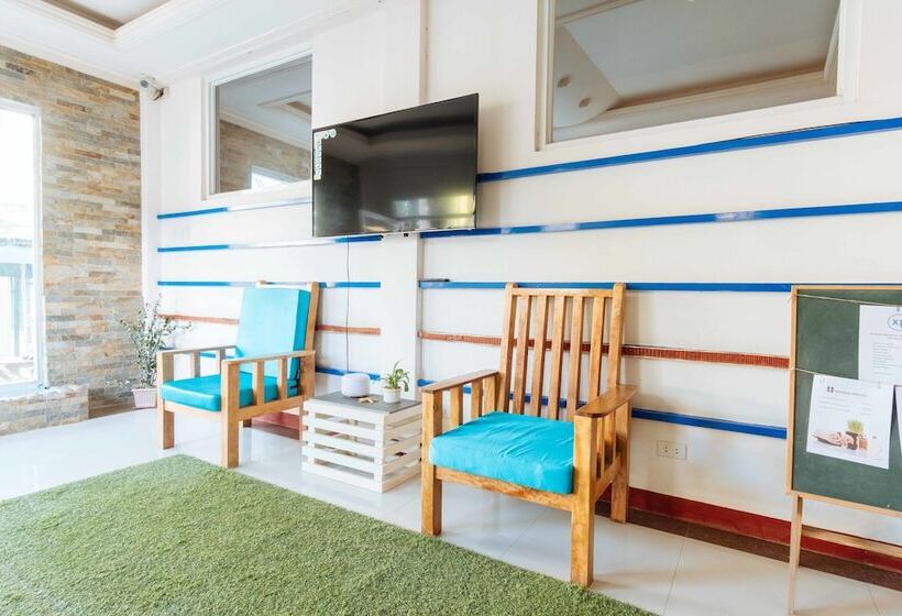 פנסיון Reddoorz Near Skylight Convention Center