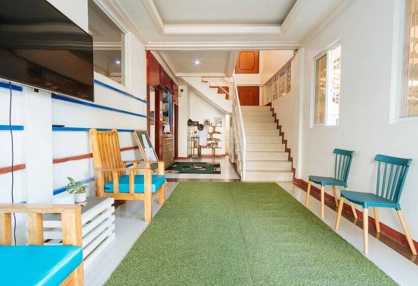 פנסיון Reddoorz Near Skylight Convention Center