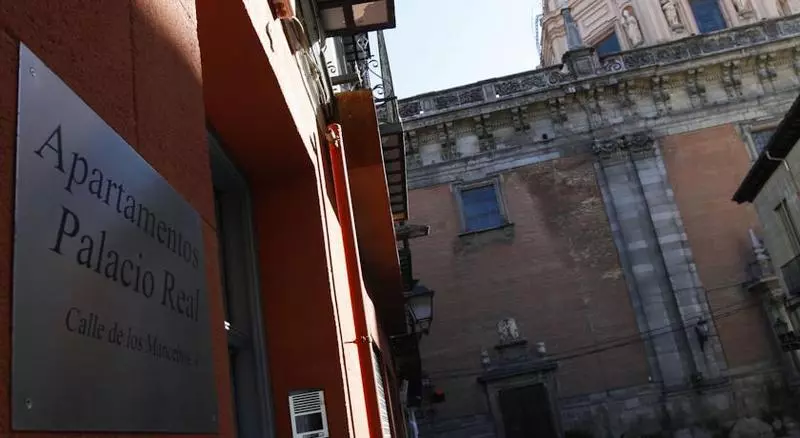 هتل Apartamentos Palacio Real