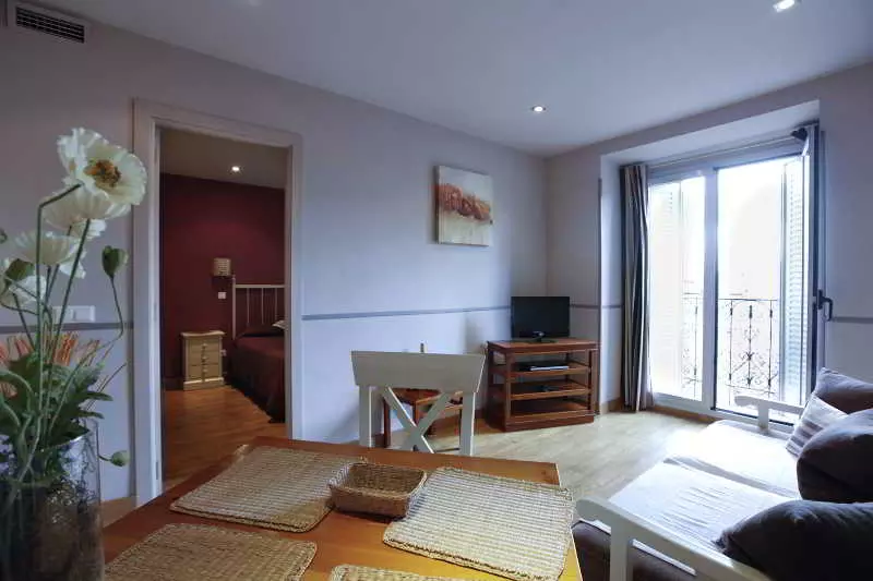 هتل Apartamentos Palacio Real