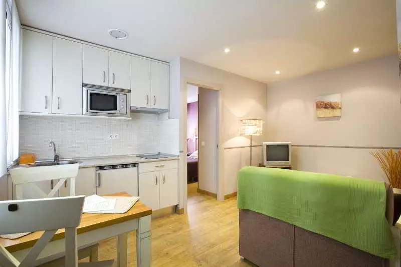 هتل Apartamentos Palacio Real