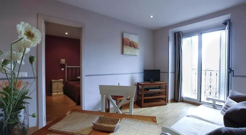 هتل Apartamentos Palacio Real