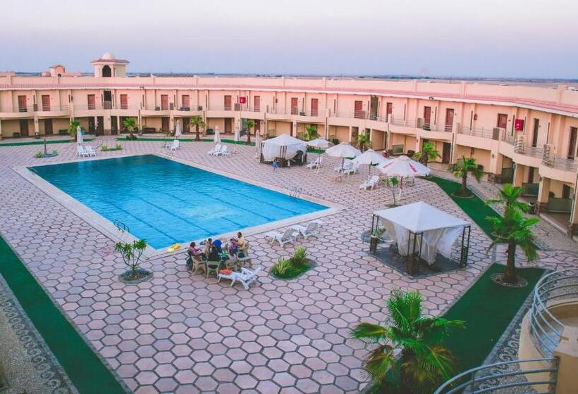 هتل La Viena Health Resort