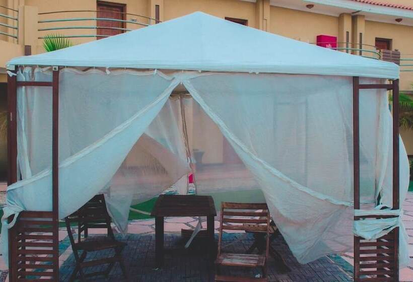 هتل La Viena Health Resort