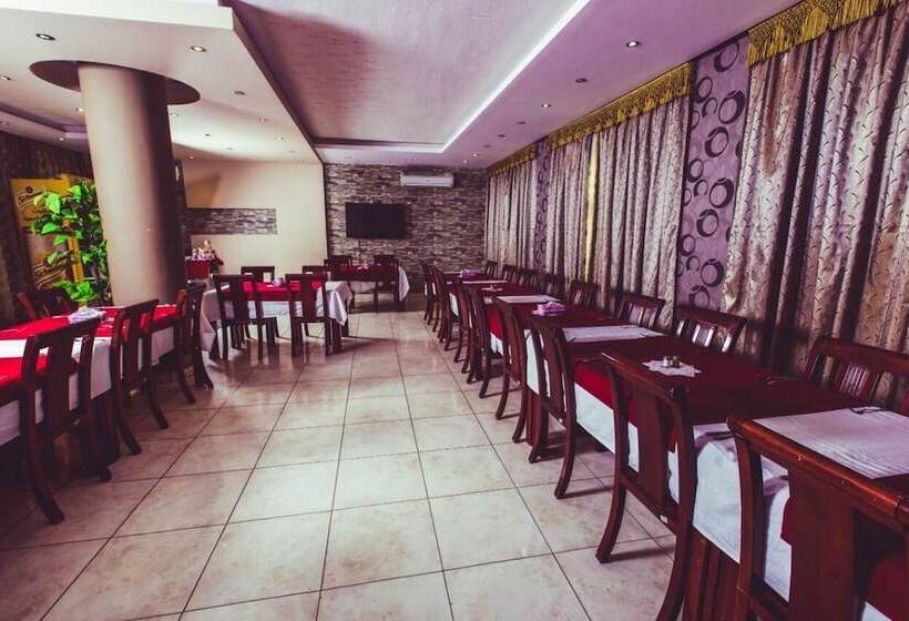 هتل La Viena Health Resort