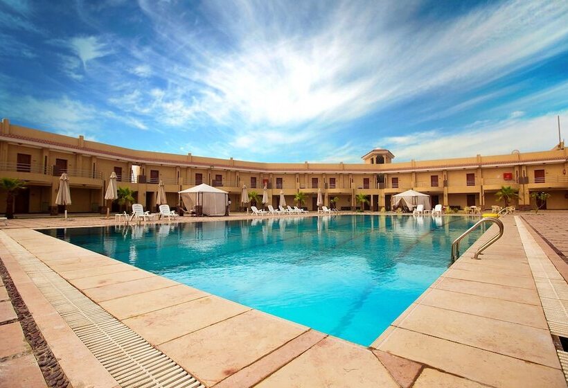 هتل La Viena Health Resort