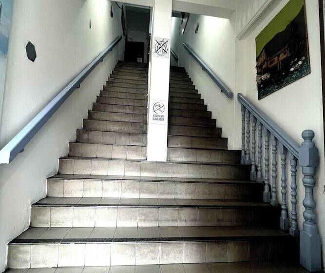 בית מלון כפרי Madani Muslim