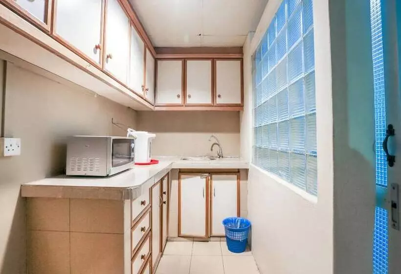 ホテル Madani Muslim