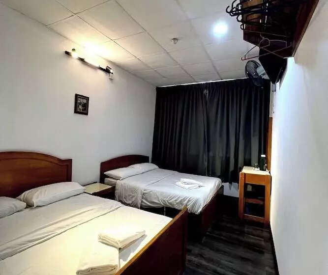 ホテル Madani Muslim