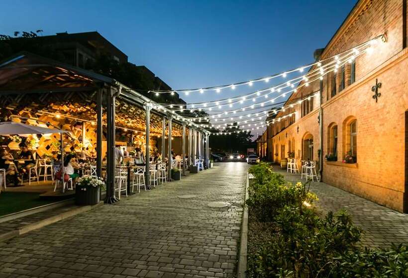 City Park Hotel & Residence