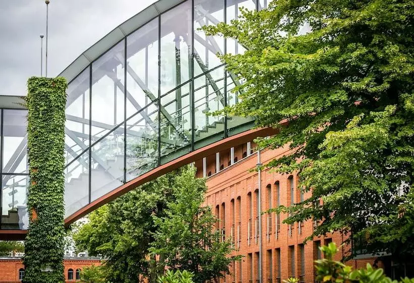 City Park Hotel & Residence