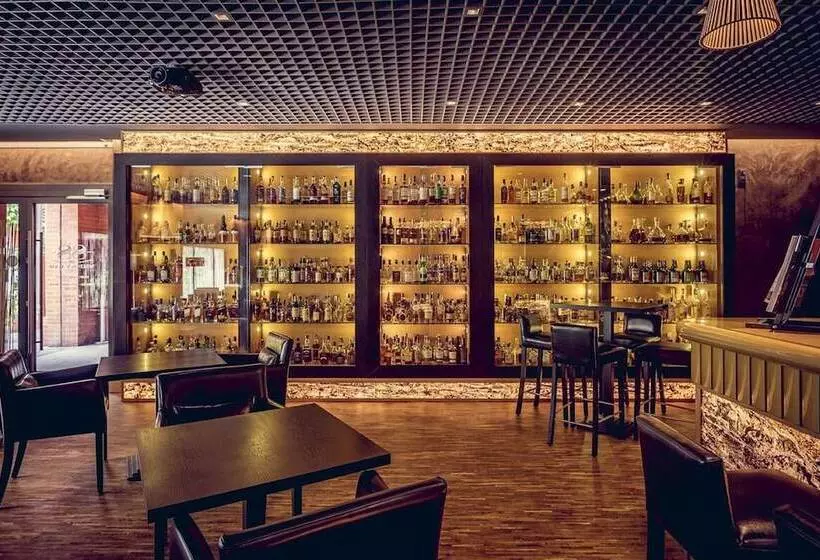 City Park Hotel & Residence