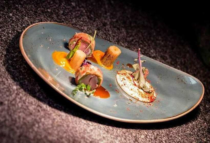 City Park Hotel & Residence